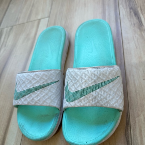 Nike slides - Picture 2 of 4